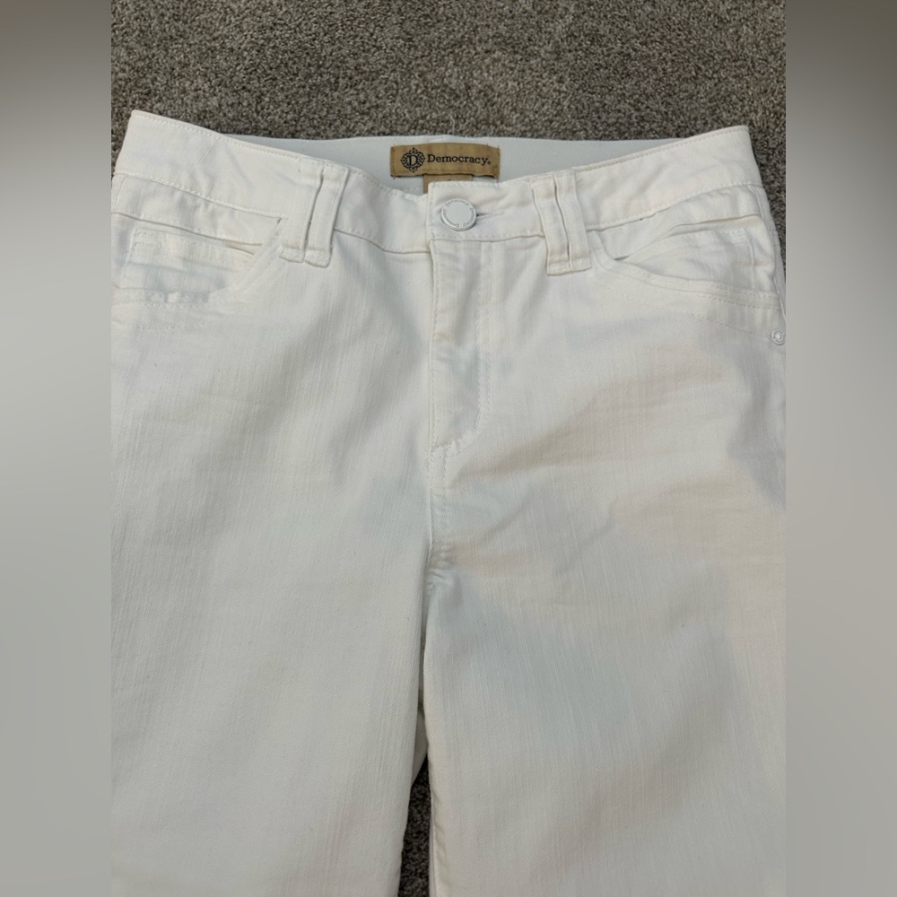 Democracy Women's white capris jeans size 6 NWOT - Picture 2 of 8